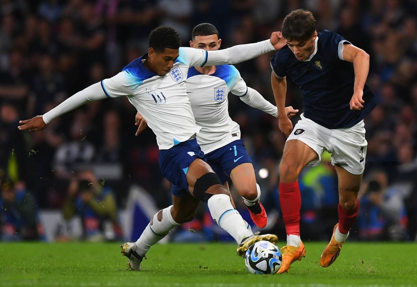 Inglaterra vence a Escocia