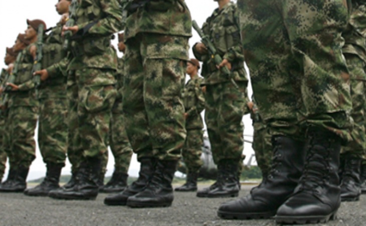 Suspenden a 10 militares por agresiones a campesinos en Tierralta Soldados