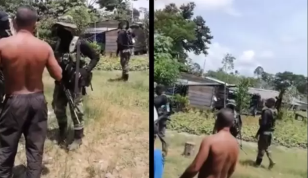 Militares amenazando a campesinos