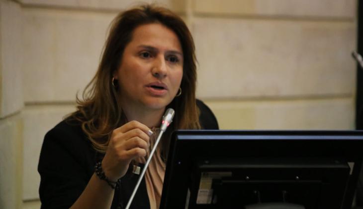Paola Holguín