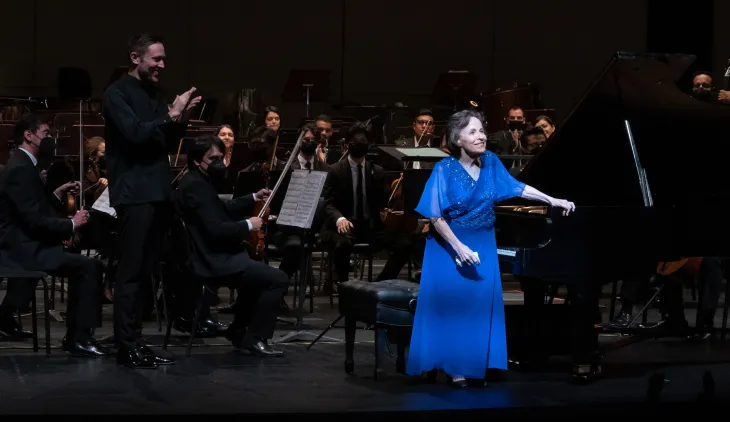 suma más de siete décadas de su vida al piano y a la música clásica.