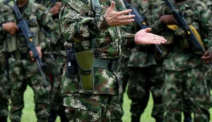 militares 
